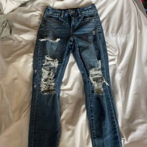 american eagle size 2 ripped dark wash jeans